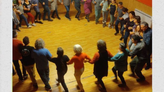 Viernes 24 de mayo, 20.00 – Balfolk en Hinojedo.