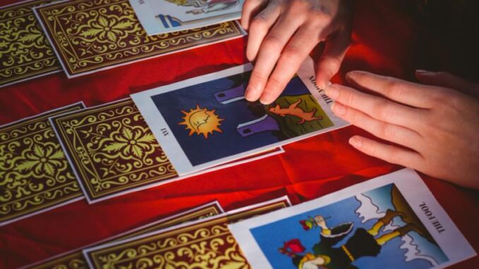 Toma el control de tu destino con el Tarot Visa